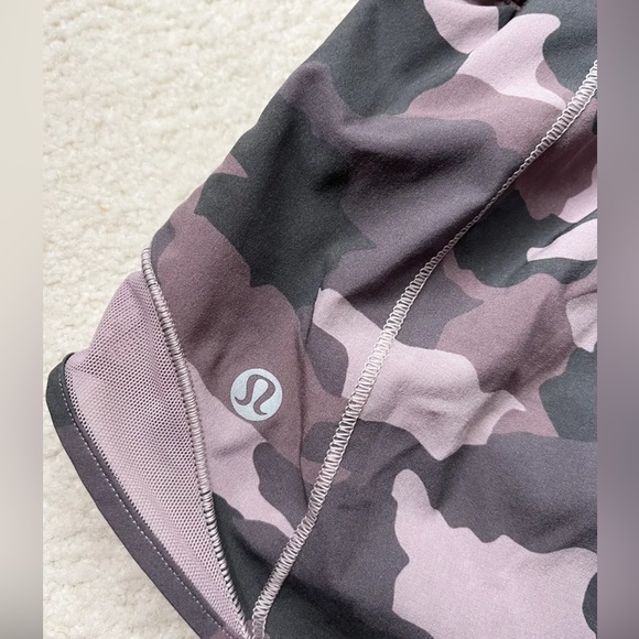 Super cute unique camo Lulu hottie hots. Size 4: seem 2.5. - Picture 3 of 4